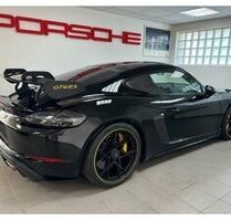 Porsche Cayman GT4