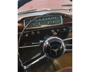 Mercedes-Benz 220 Gebrauchtwagen