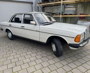Mercedes-Benz 230 