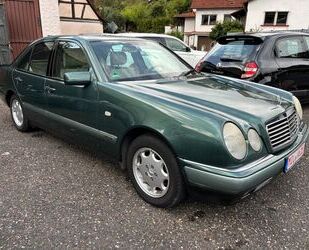 Mercedes-Benz E 230 Gebrauchtwagen
