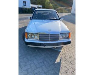 Mercedes-Benz E 230 Gebrauchtwagen