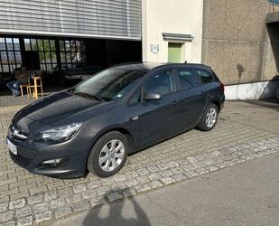 VW Opel Astra Sports Tourer 1.4 T eco Selection 103 . 