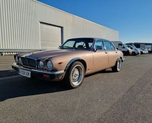 Jaguar XJ12 