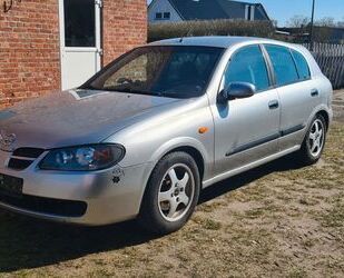 Nissan Almera 
