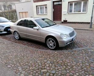 Mercedes-Benz 220 Gebrauchtwagen