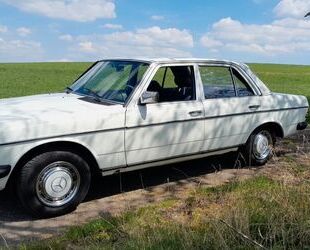Mercedes-Benz 240 Gebrauchtwagen
