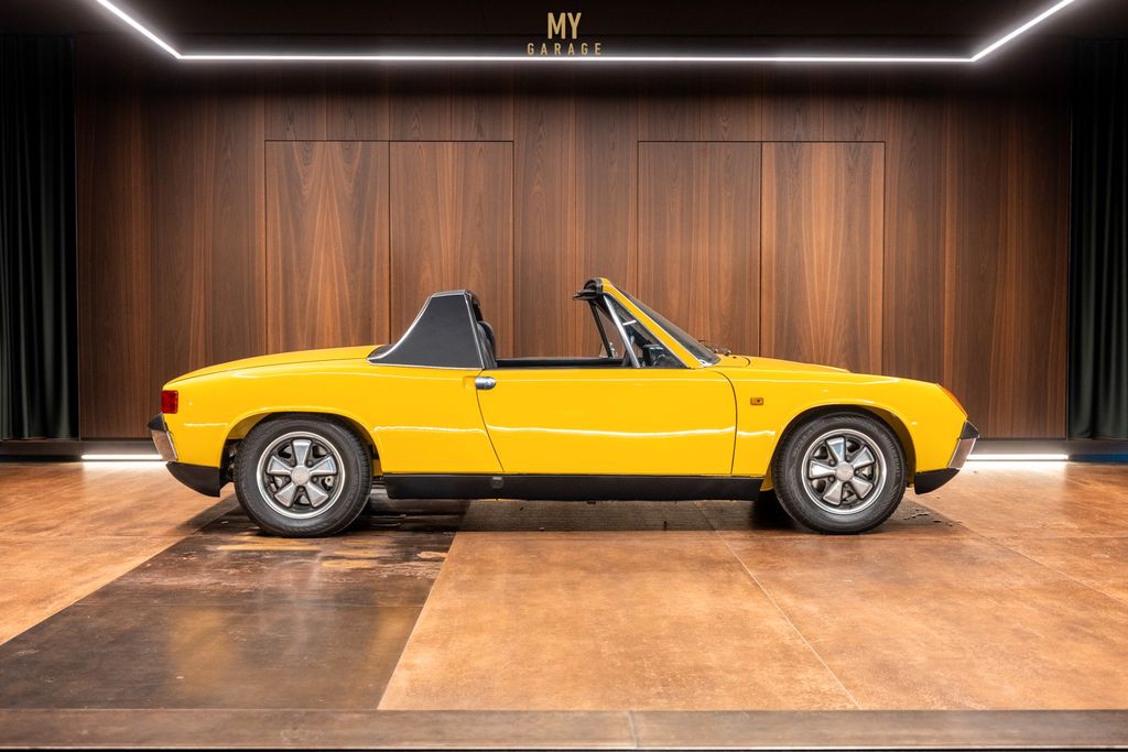 914