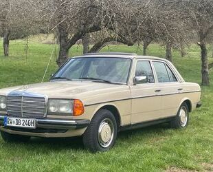 Mercedes-Benz 240 Gebrauchtwagen