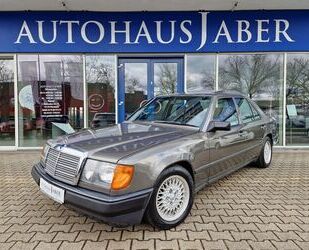 Mercedes-Benz 230 