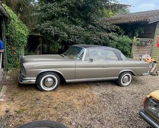 Mercedes-Benz 220 Gebrauchtwagen