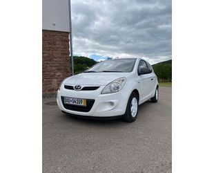 MG i20 