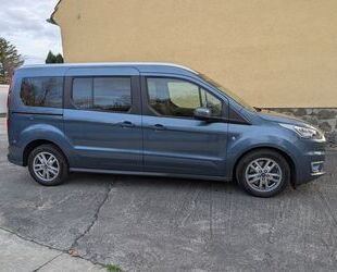 Ford Grand Tourneo 