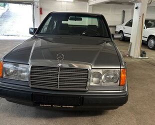 Mercedes-Benz E 230 Gebrauchtwagen