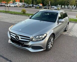 Mercedes-Benz 220 Gebrauchtwagen