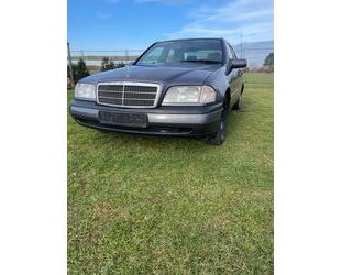 Mercedes-Benz 220 Gebrauchtwagen