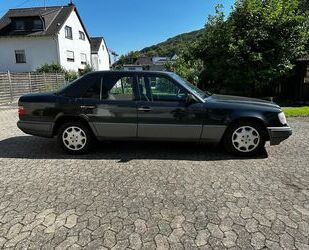 Mercedes-Benz 220 Gebrauchtwagen