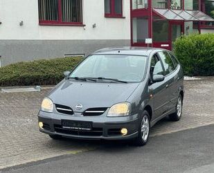 Nissan Almera Tino 