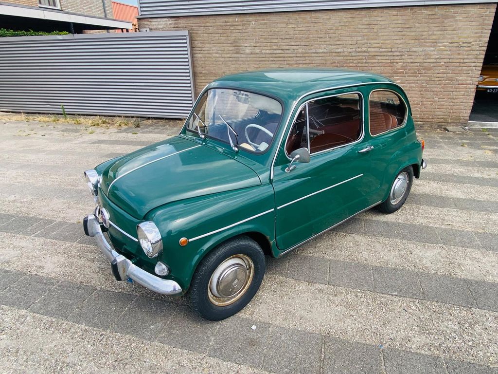 600
