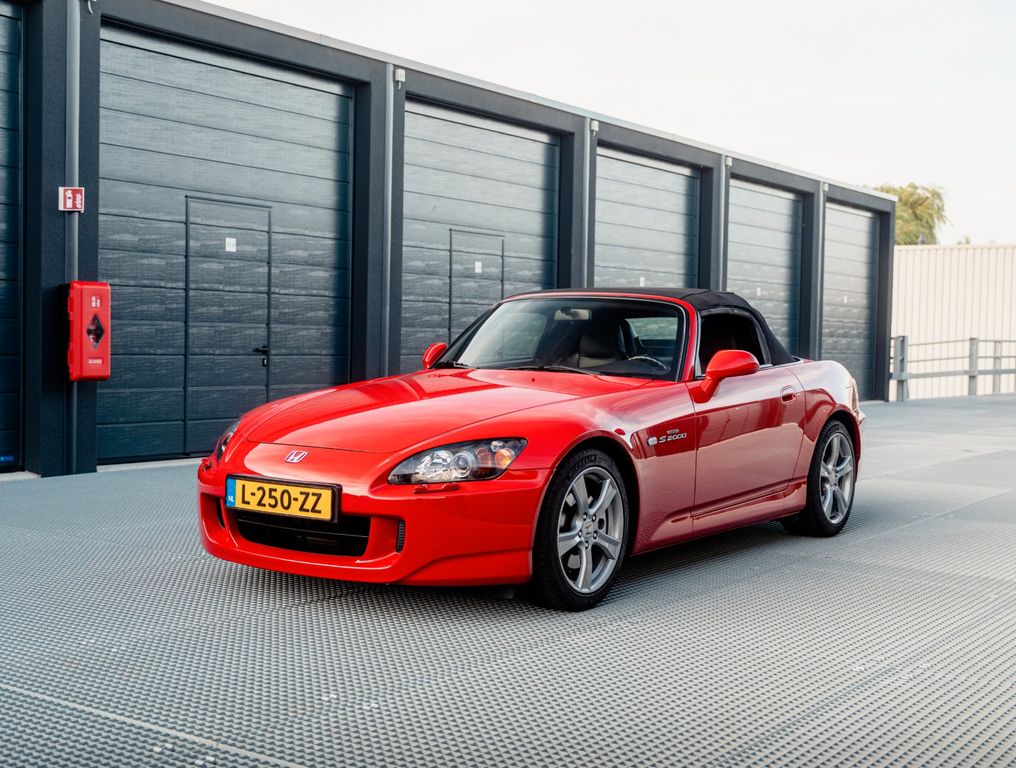 S2000