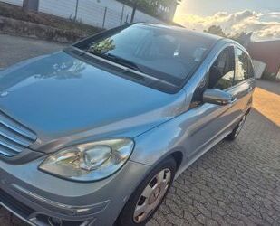 Mercedes-Benz B 180 Gebrauchtwagen