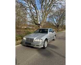 Mercedes-Benz 240 Gebrauchtwagen