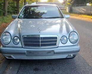 Mercedes-Benz E 240 Gebrauchtwagen