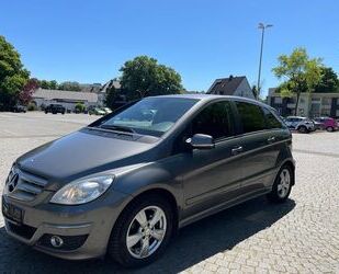 Mercedes-Benz B 180 Gebrauchtwagen