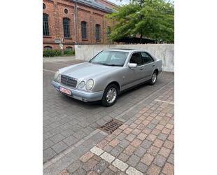 Mercedes-Benz E 240 Gebrauchtwagen