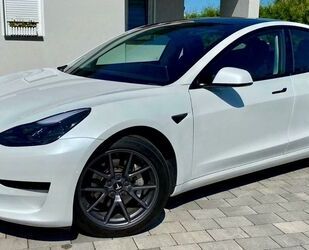 Tesla Model 3 Gebrauchtwagen
