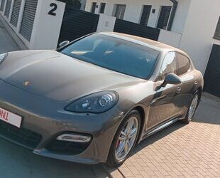 Mercedes-Benz Panamera 