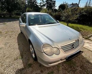 Mercedes-Benz 220 Gebrauchtwagen