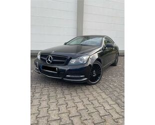 Mercedes-Benz 220 Gebrauchtwagen
