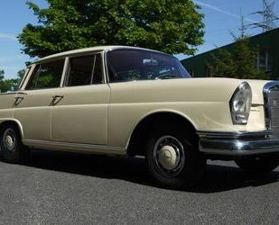 Mercedes-Benz 220 Gebrauchtwagen