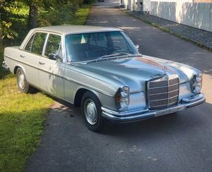 Mercedes-Benz 280 
