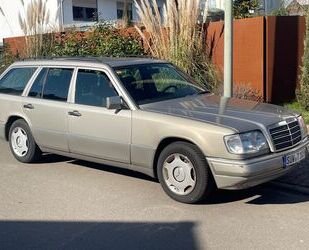 Mercedes-Benz 220 Gebrauchtwagen