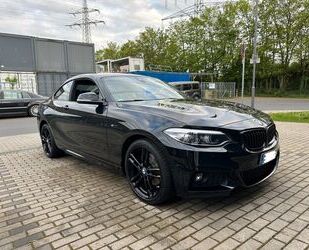 BMW BMW All black 220i Coupe mit M Paket Gebrauchtwagen