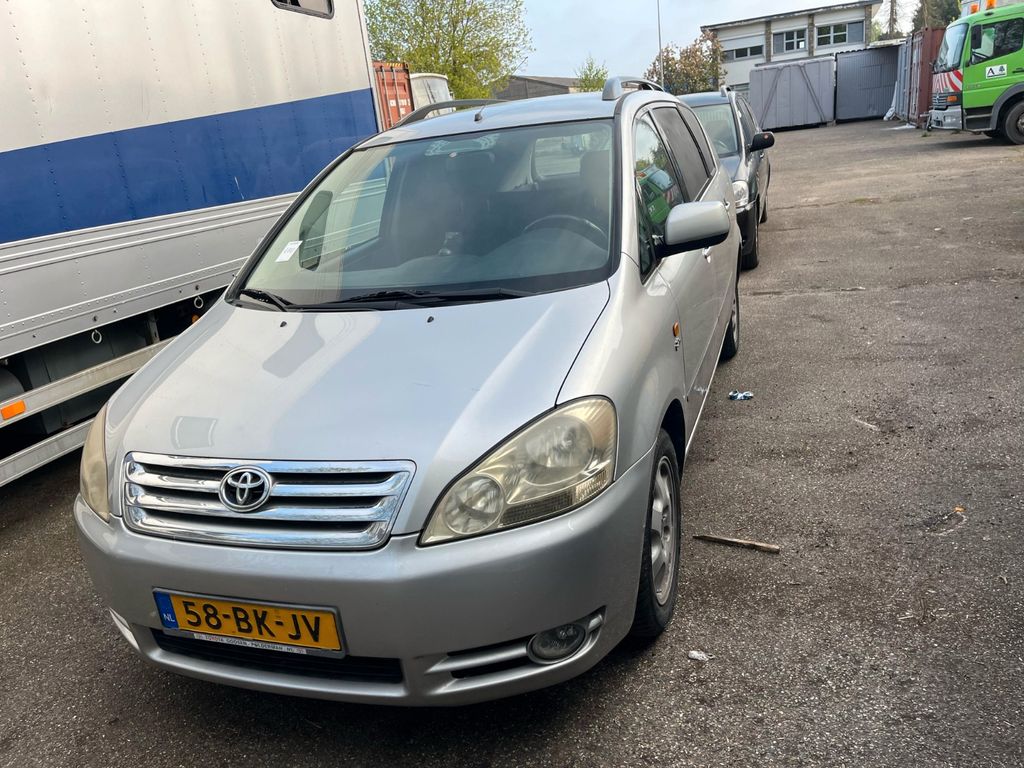 Avensis Verso