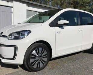 VW Volkswagen up! Benzin 1,0ltr. 55kW EZ2017 Sonderau Gebrauchtwagen