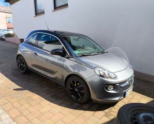 Toyota Adam 