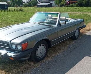 Mercedes-Benz SL 560 