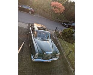 Mercedes-Benz 220 Gebrauchtwagen