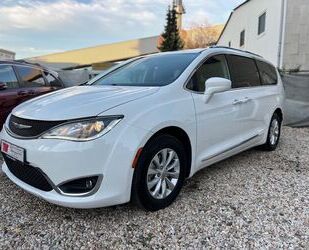 Nissan Pacifica 