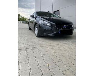 Audi V40 