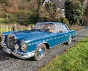 Mercedes-Benz 220 Gebrauchtwagen