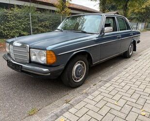 Mercedes-Benz 240 