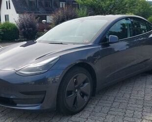 Tesla Model 3 Gebrauchtwagen