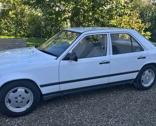 Mercedes-Benz 230 Gebrauchtwagen