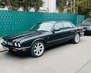 Jaguar XJR 