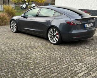Tesla Model 3 Gebrauchtwagen
