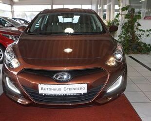 Hyundai Hyundai i30 cw 2,99 % FINANZIERUNG¹+AUTOM+SHZ Gebrauchtwagen
